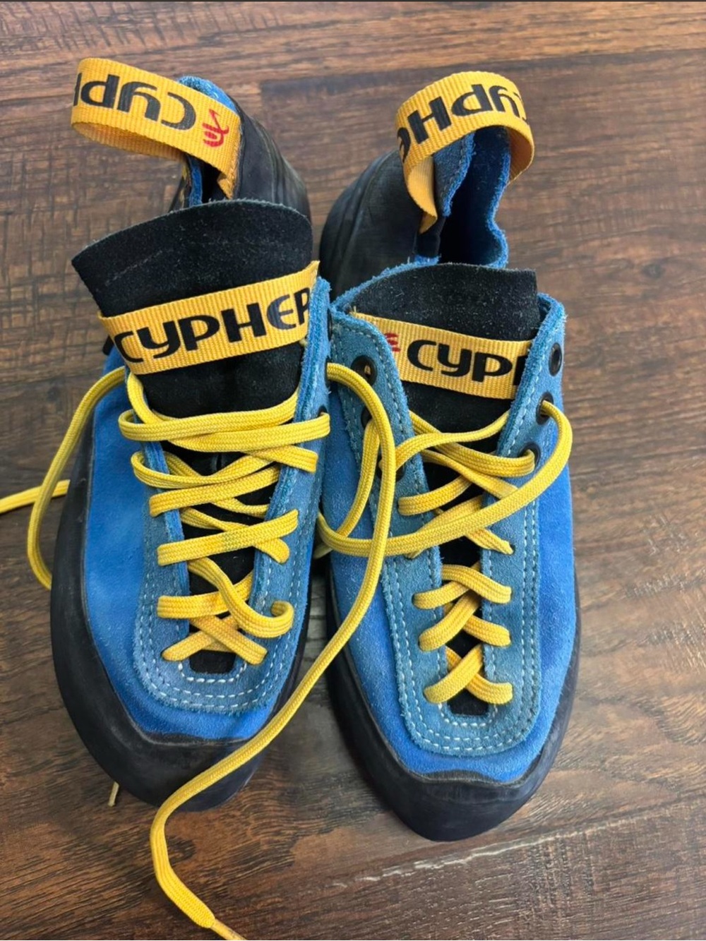 Cypher Code climbing shoes size 4.5 bouldering shoes